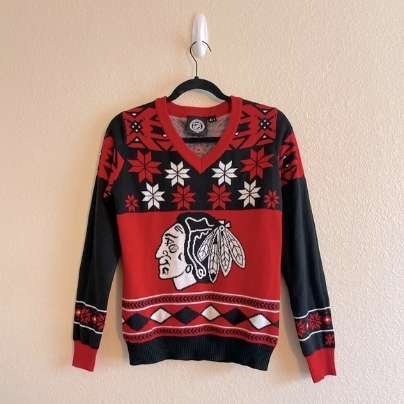 NHL Sweaters - NHL Chicago Black Hawks Winter Christmas Holiday Sweater Hockey Women's M